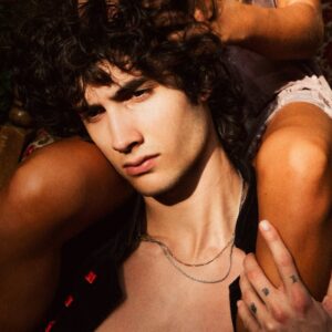 Capa oficial do single "Potential". Imagem: Divulgação.