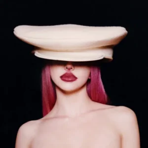 Adéla para seu single, "KGB".