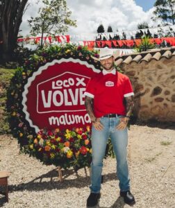 Maluma em foto promocional para o álbum "Loco X Volver". Imagem: Divulgação.