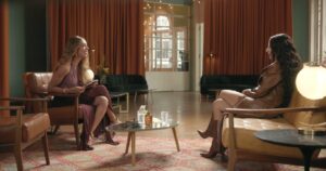 Erika Hilton e Marina Sena em entrevista. Imagem: Youtube / Reprodução.