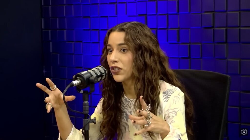 Marina Sena em entrevista ao Podcast "Desculpincomodar". Imagem: Reprodução / Youtube.
