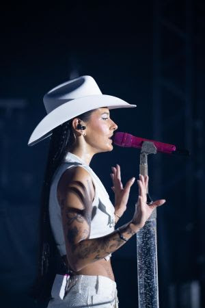 Ana Castela em show. Imagem: Divulgação