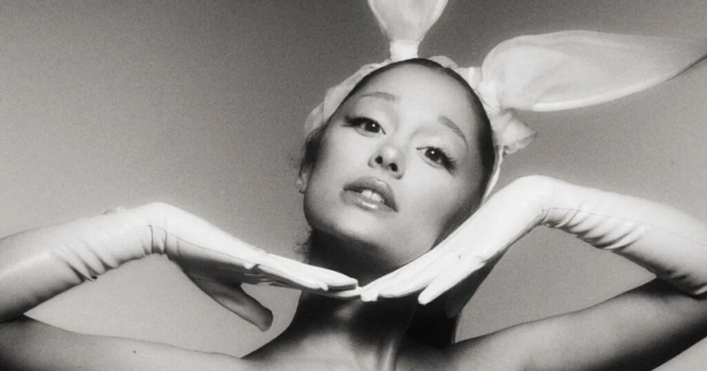 Ariana Grande para capa da versão comemorativa de Dangerous Woman. Imagem: Divulgação