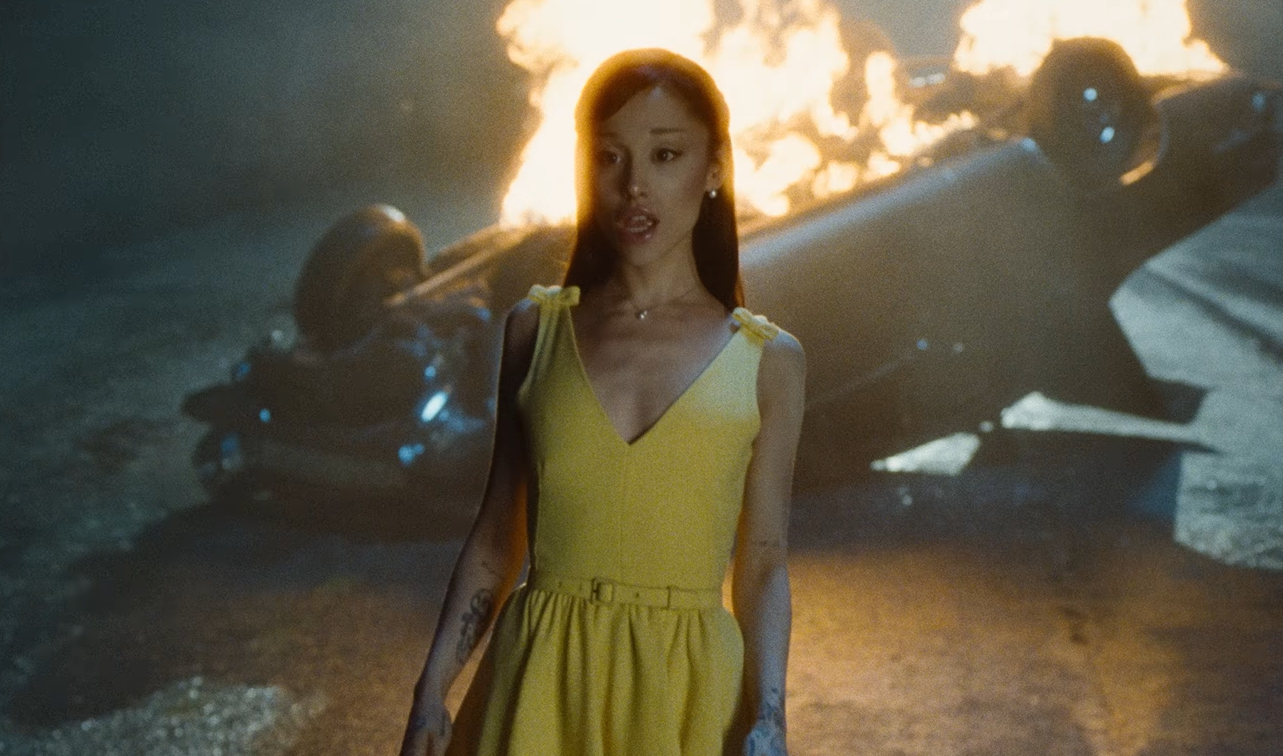 Ariana Grande no videoclipe de "Hate That I Made You Love Me". Imagem: Vevo/Reprodução.