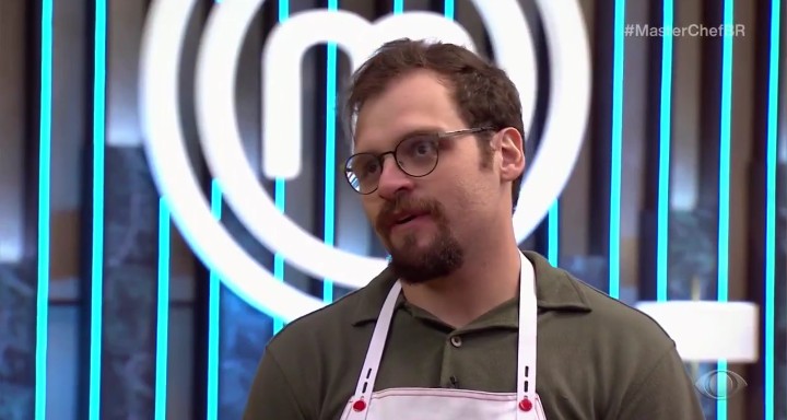 Giovanni se despede da competição após se tornar o primeiro eliminado da 13ª temporada do MasterChef Brasil. Foto: Band/Reprodução.