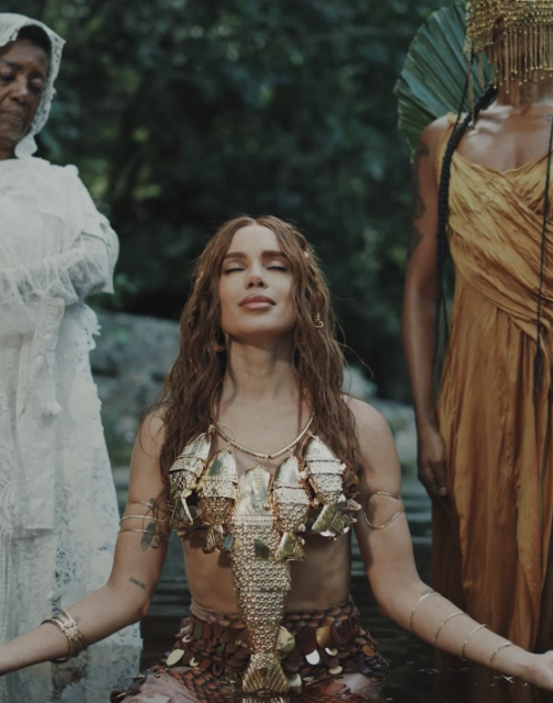 Anitta em imagem promocional para o álbum "EQUILIBRIVM". Imagem: Divulgação.