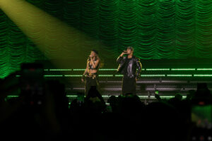 Ludmilla e Xamã durante apresentação de "Fragmentos: A Experiência". Imagem: Douglas Ludgero / Poptivo.