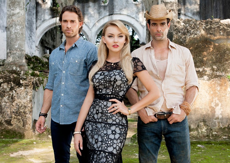Montserrat, Alessandro e José Luís, personagens da novela "O Que A Vida Me Roubou". Foto: Divulgação/Televisa.