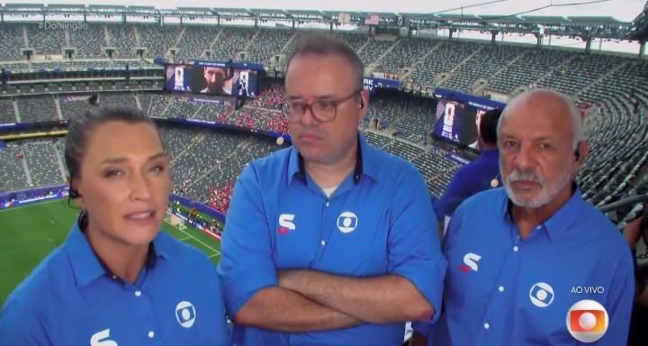Everaldo Marques, Júnior, Denilson e Ana Thaís Matos comandaram a transmissão da eliminação da Seleção Brasileira na Copa do Mundo FIFA 2026 pela Globo. Foto: Reprodução/Globo.