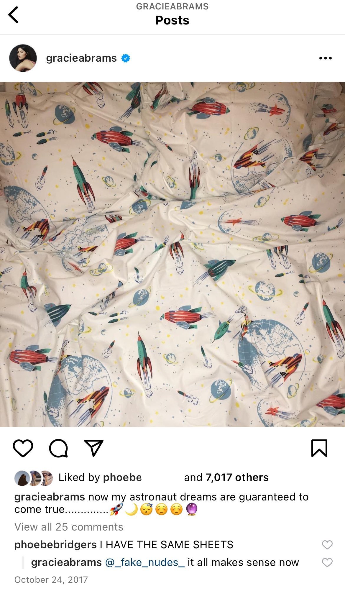 Publicação de Gracie Abrams na qual Phoebe Bridgers comentou sobre o lencol. Imagem: Reprodução