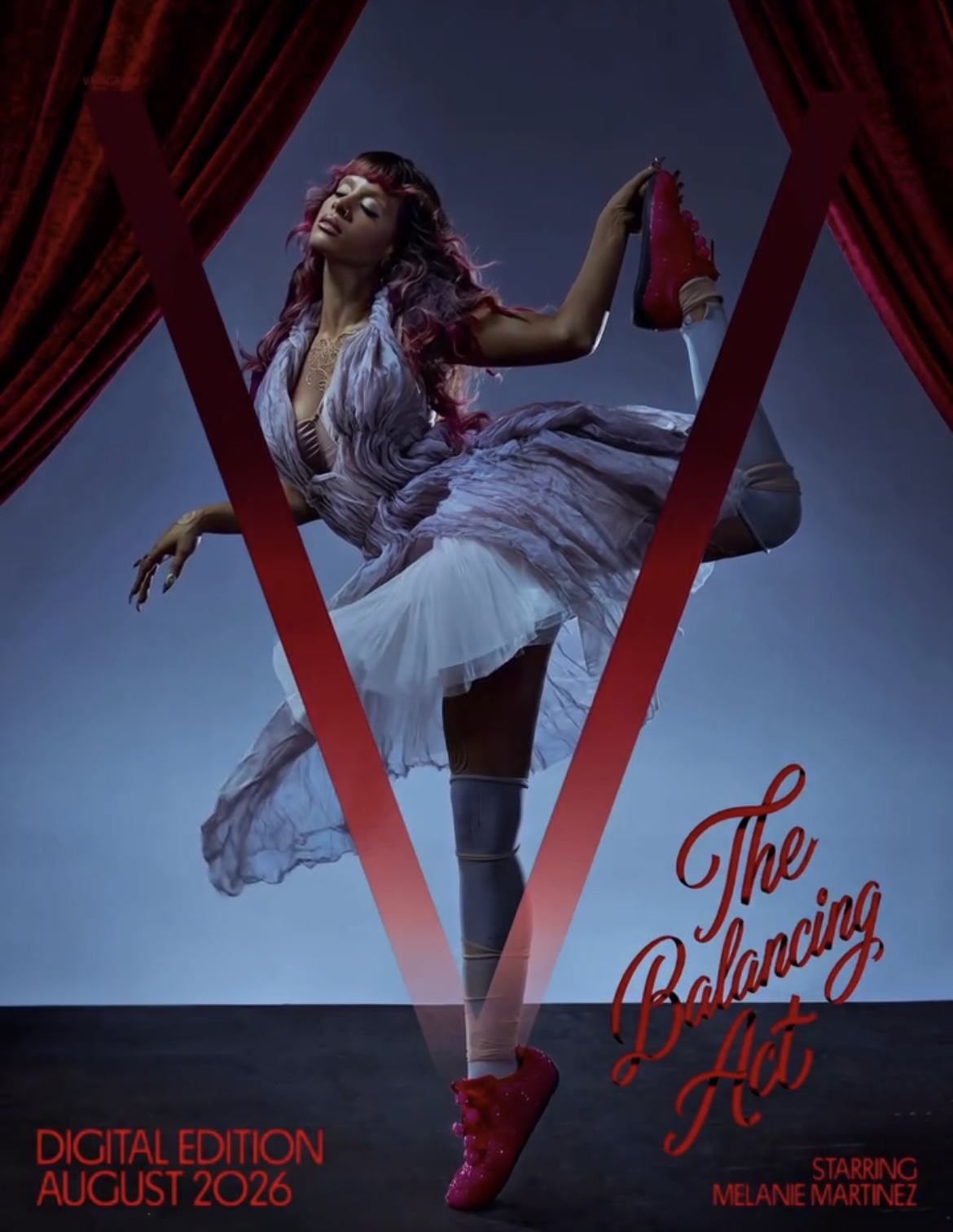 Melanie Martinez na capa da edição digital da V Magazine