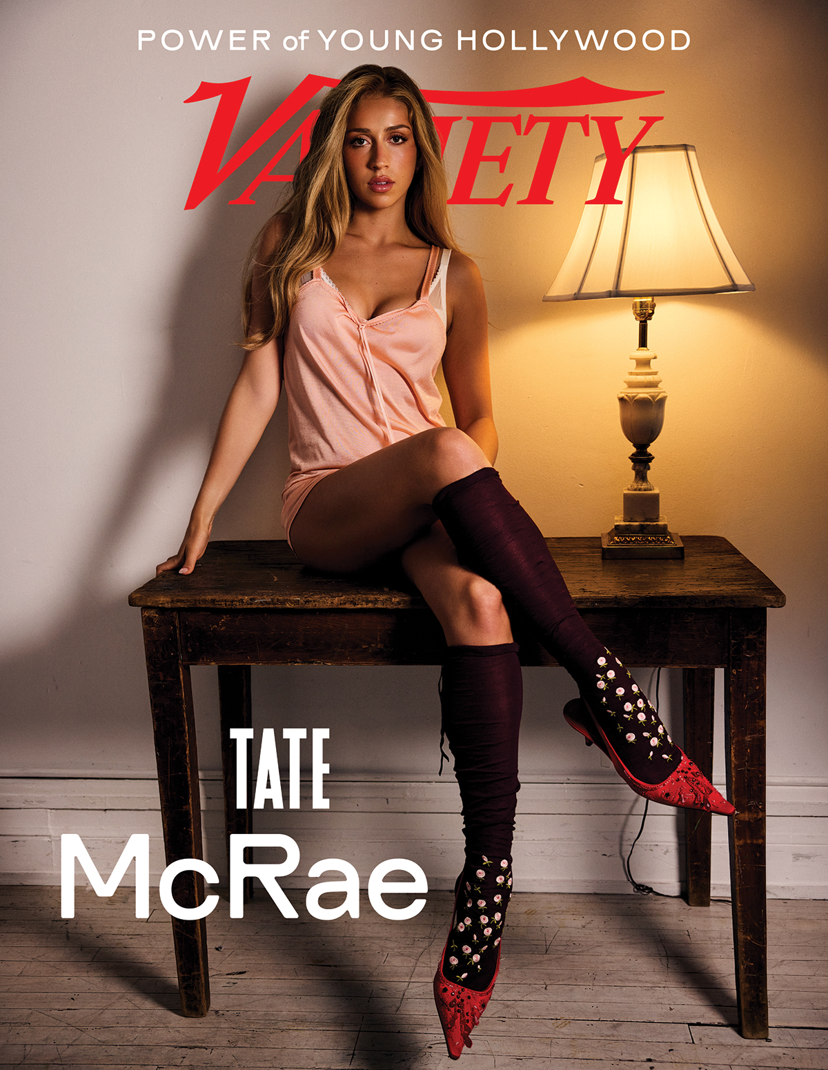 Tate McRae na capa da Variety. Foto: David Roemer/Reprodução.