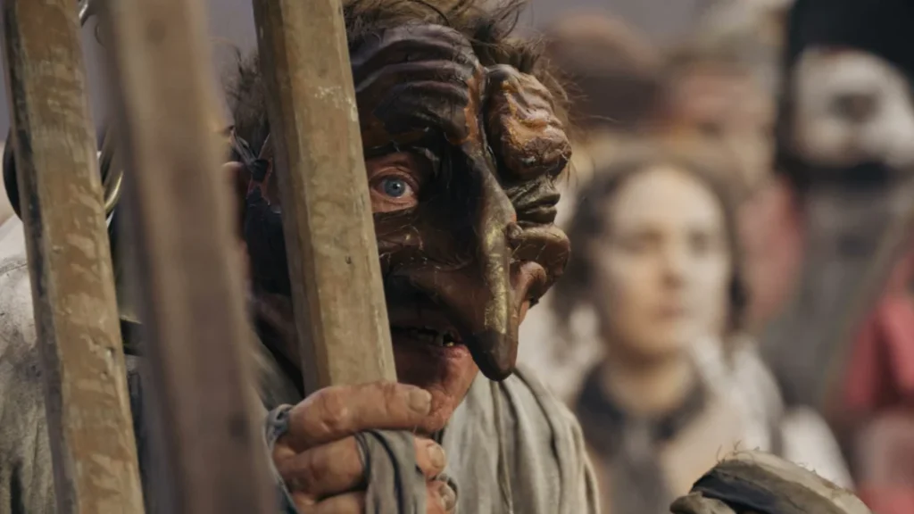 Vicent Cassel como Quasímodo. Imagem: Divulgação/ Netflix.