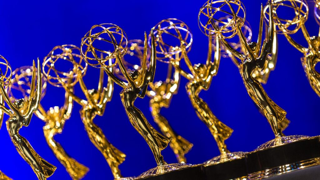 Estatuetas do Emmy 2026. Imagem: Divulgação.