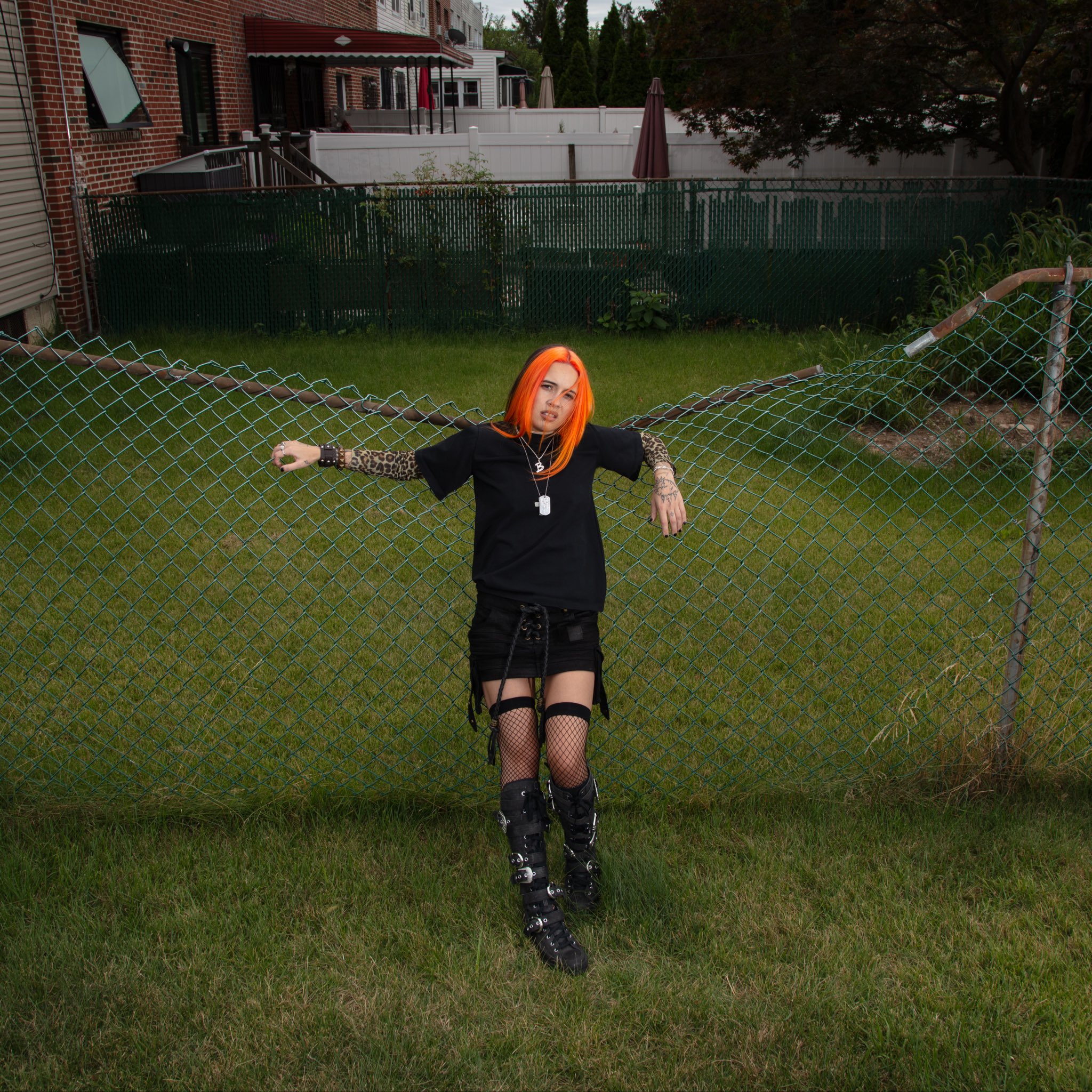 Capa do álbum "Mr. Peaked In High School", de Bea Miller. Imagem: Divulgação