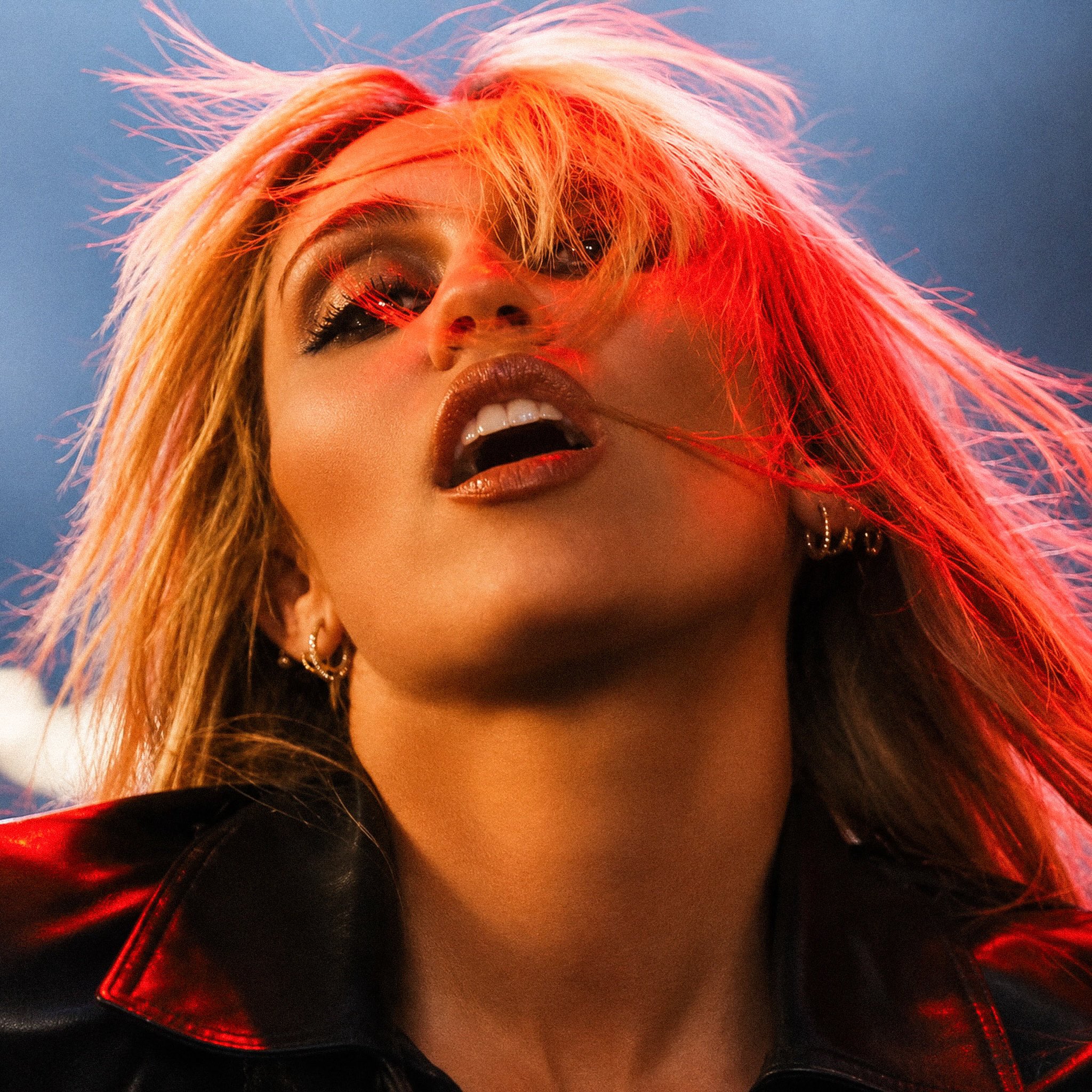 Miley em imagem promocional do videoclipe de “Bass Persuades”. Foto: Divulgação.