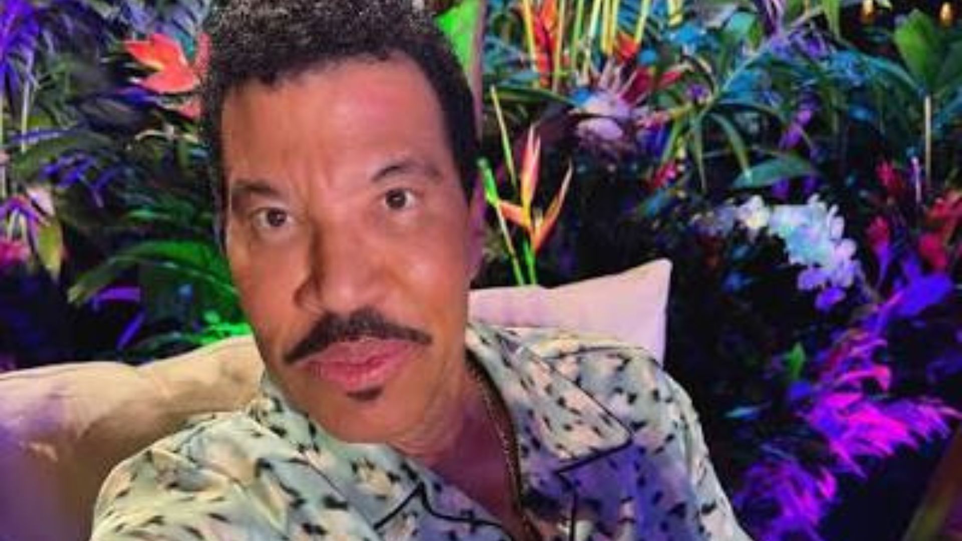 Lionel Richie em imagem promocional. Foto: Divulgação.
