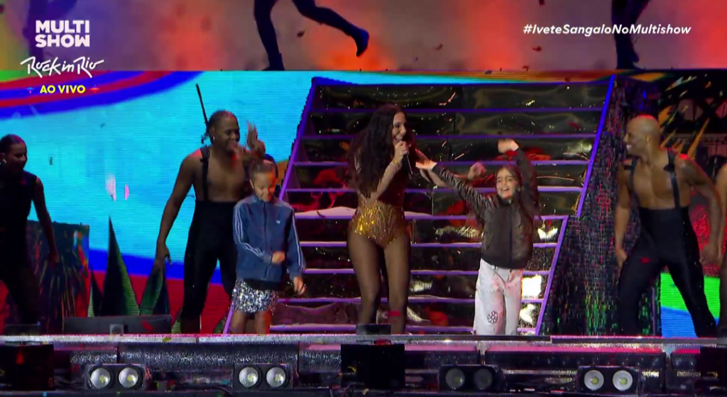Ivete Sangalo e as filhas Helena e Maria dançam no Palco Mundo. Imagem: Divulgação/ Multishow/ Globoplay