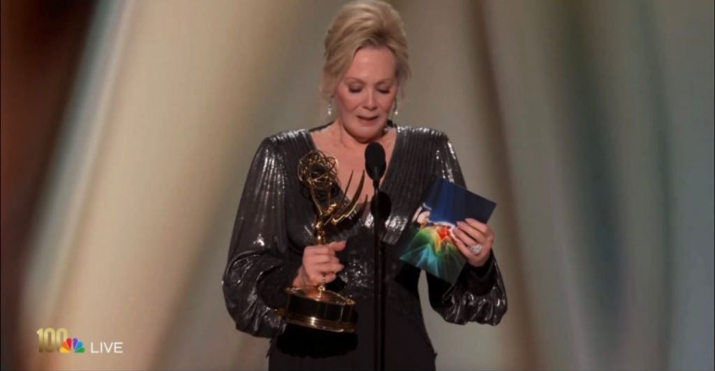 Jean Smart conquistou seu quinto Emmy por "Hacks". Imagem: Reprodução/ Peacock