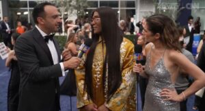 Law Roache em entrevista para Variety no Emmy 2026 Imagem: Reprodução / Variety