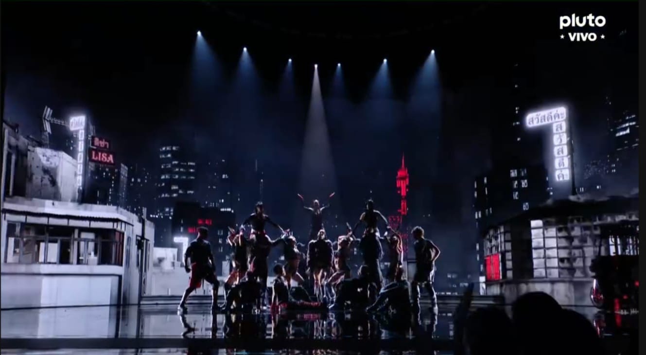Perfomance da LISA no VMAs 2026. Imagem: Pluto TV.