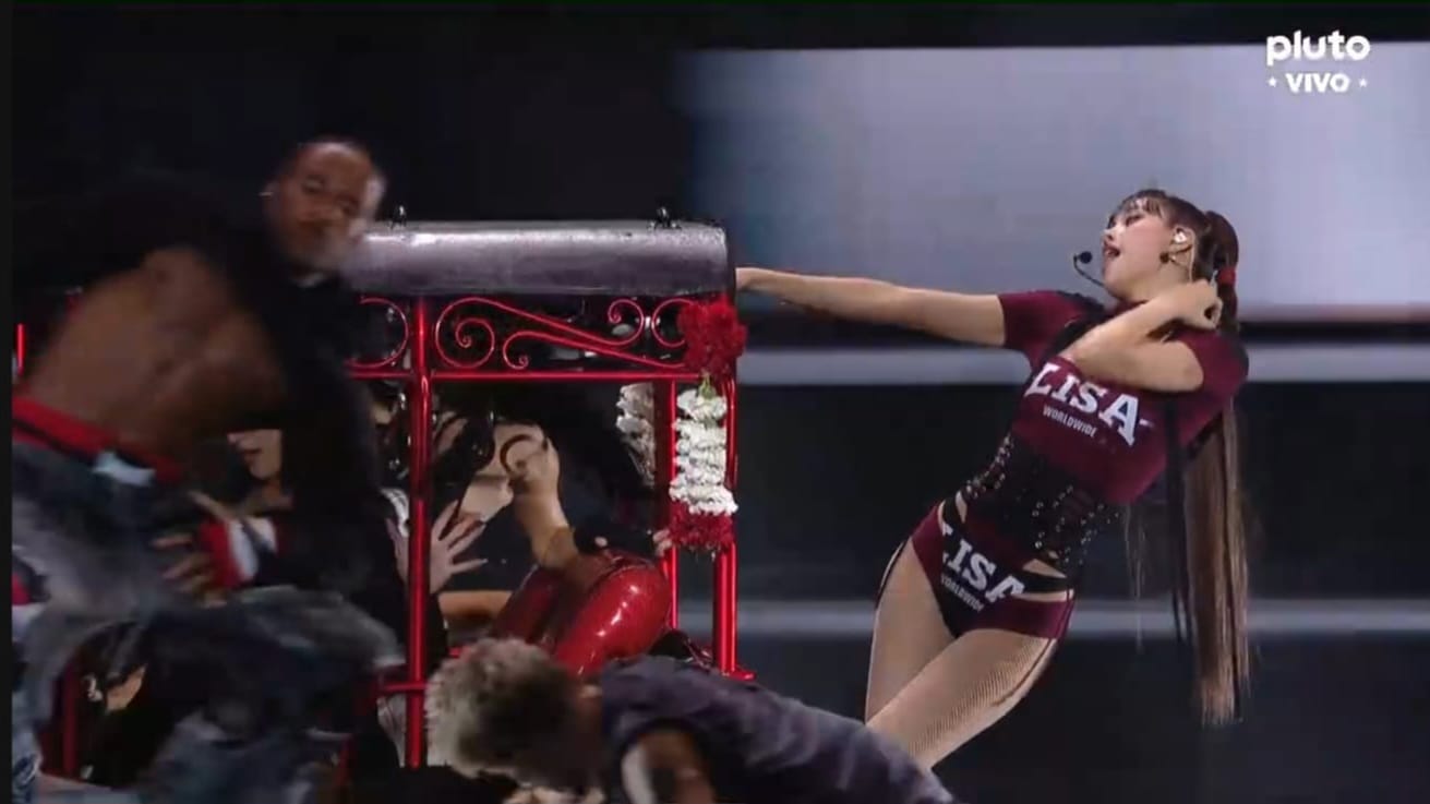 Perfomance da LISA no VMAs 2026. Imagem: Pluto TV.