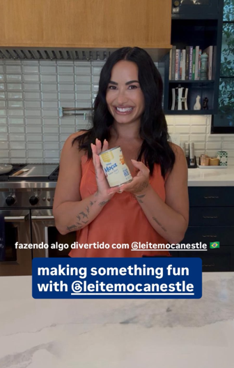 Demi Lovato em colaboração com Moça.