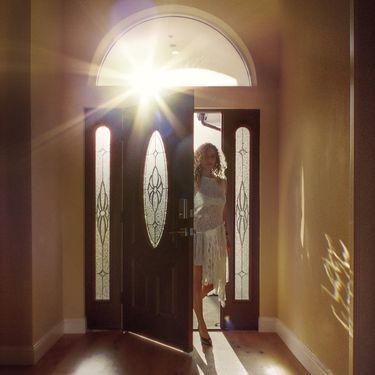 Empress Of para a capa de "Dream House". Imagem: Divulgação