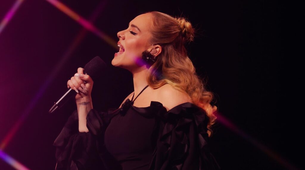 Adele durante show em Las Vegas Foto: Reprodução/Instagram (@adele)