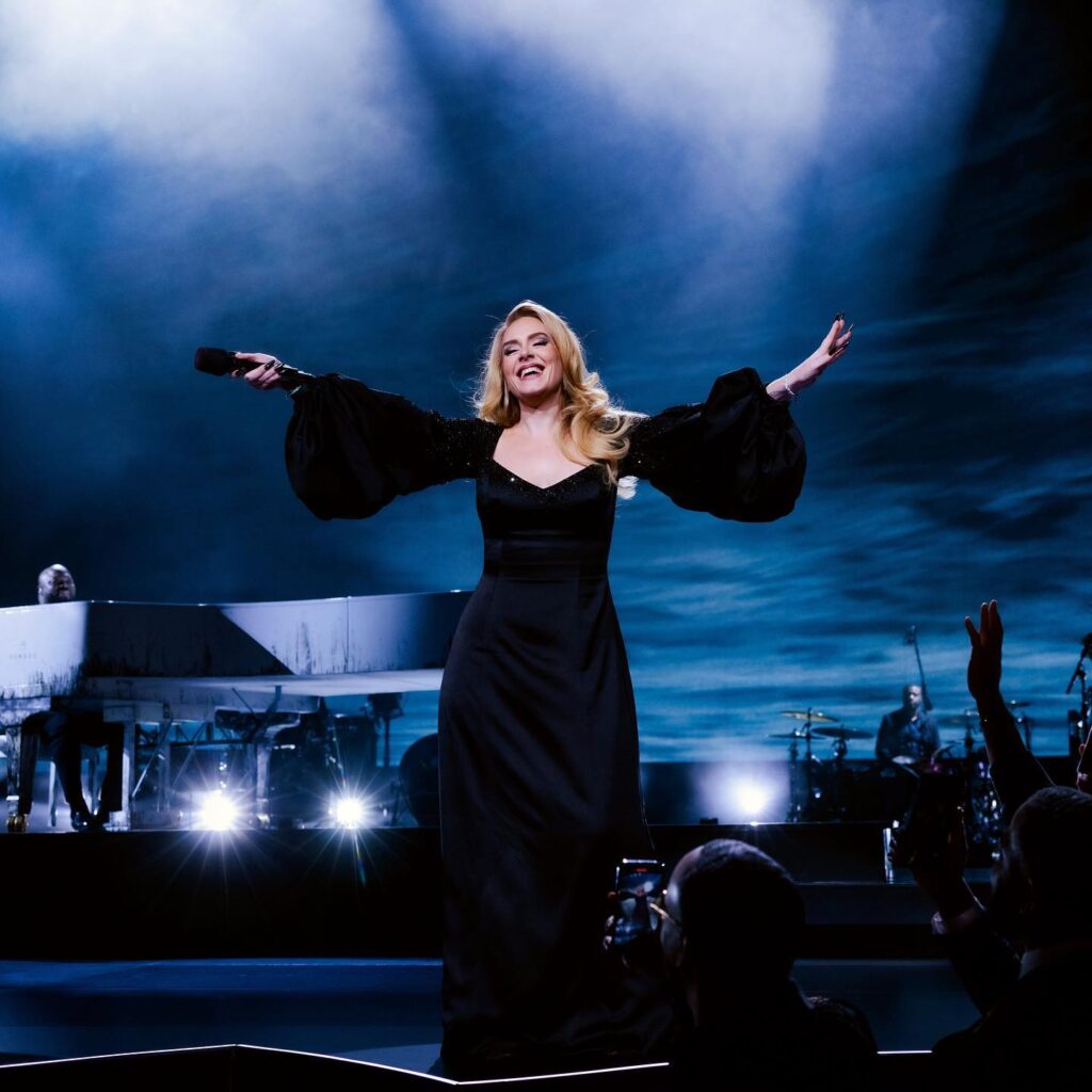Adele durante show em Las Vegas Foto: Reprodução/Instagram (@adele)