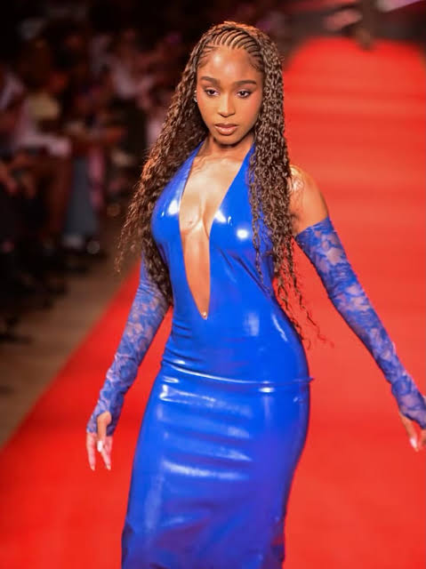 Normani no spfw para Dendezero imagem/divulgação: Instagram 