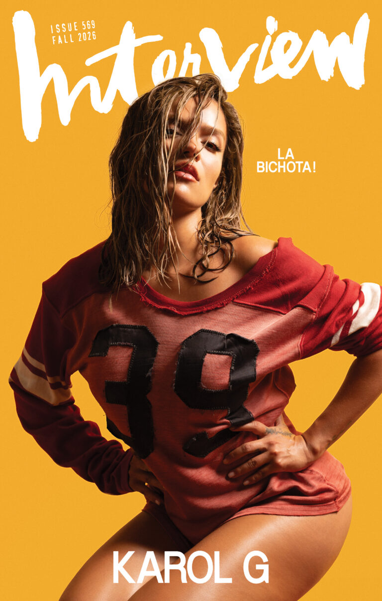 Karol G na capa da revista Interview. Foto: Eric Johnson/Reprodução