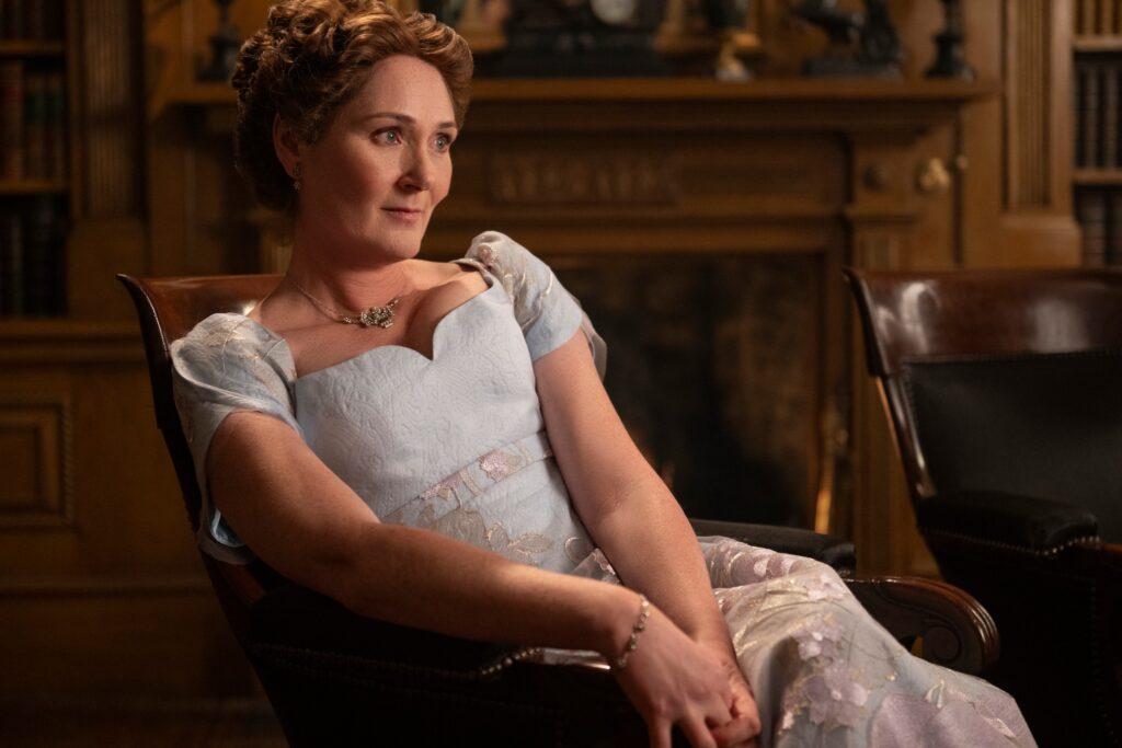 Violet Bridgerton em foto publicada pela Netflix Brasil para a divulgação. Foto: Divulgação/ Netflix.