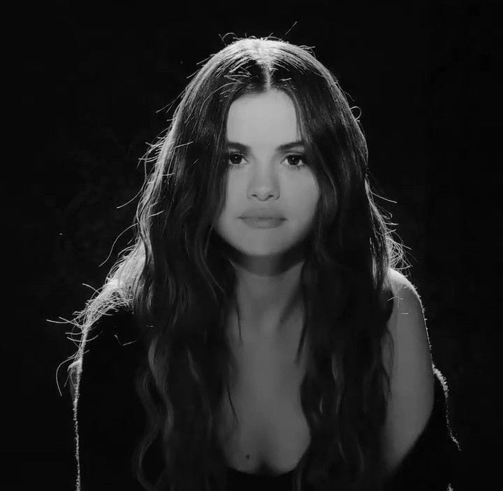 Selena Gomez em "Lose You To Love Me". Imagem: Reprodução. 
