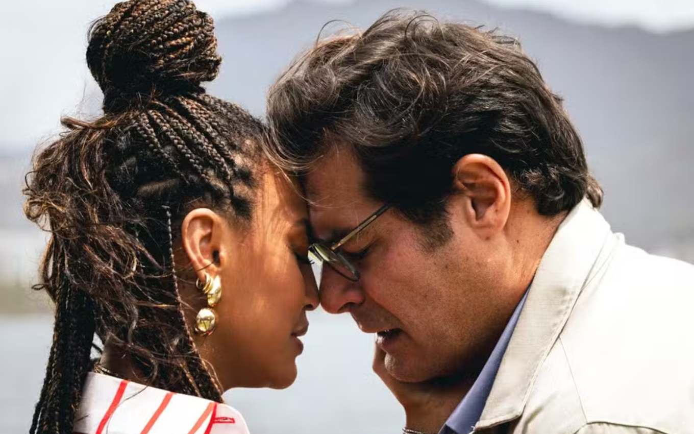 Bela e Gabriel em clima de romance em "Por Você". Foto: Reprodução/Globo