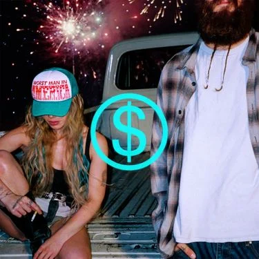 Slayyyter para a capa de "wor$t man in america". Imagem: Divulgação