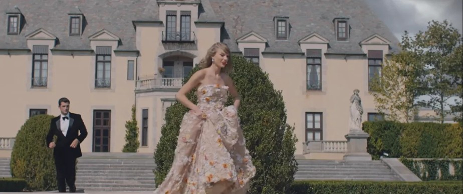 Cena do videoclipe de “Blank Space”, de Taylor Swift, gravado no Oheka Castle. Foto: Reprodução/YouTube